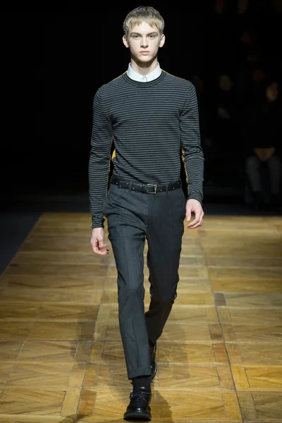 Look 37